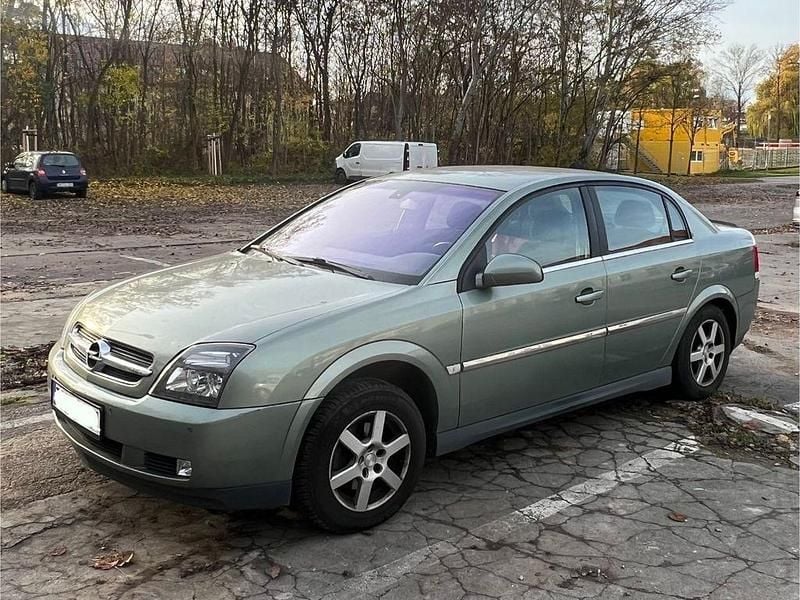 Grün Gebraucht 2004 Opel Vectra Limousine | 950 € (Superpreis) - Bild 1/4