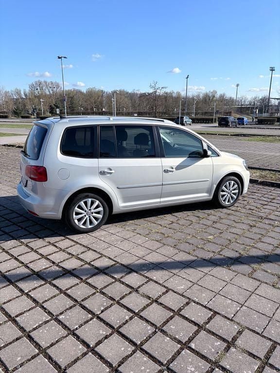 Gebraucht VW Touran Highline 140 PS (102 kW) 2013 Beige Van / Kleinbus