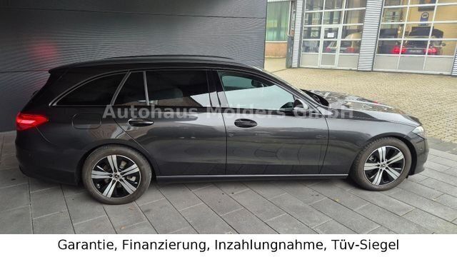 Gebraucht Mercedes C300 Avantgarde 265 PS (194 kW) 2022 Grau Kombi