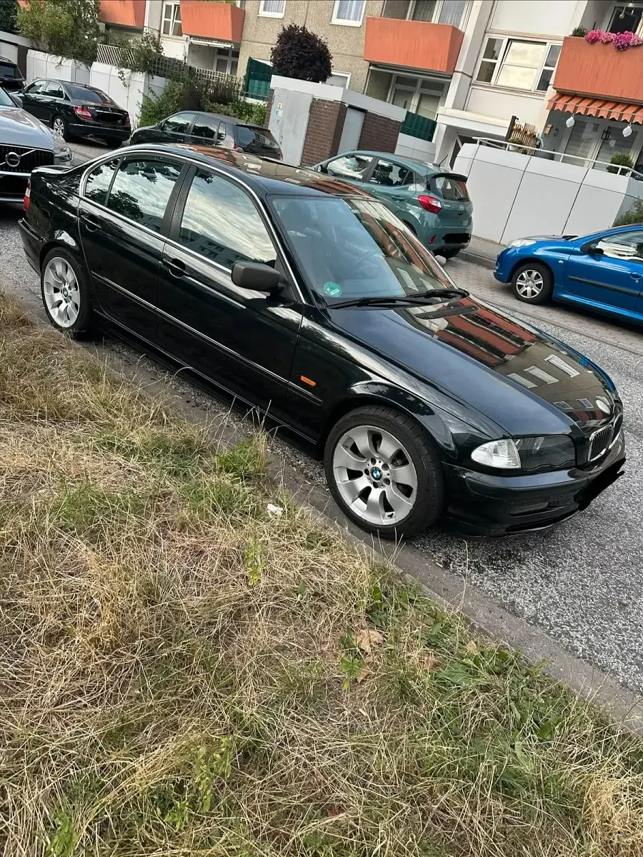 Gebraucht BMW 320 170 PS (125 kW) 2000 Schwarz Limousine