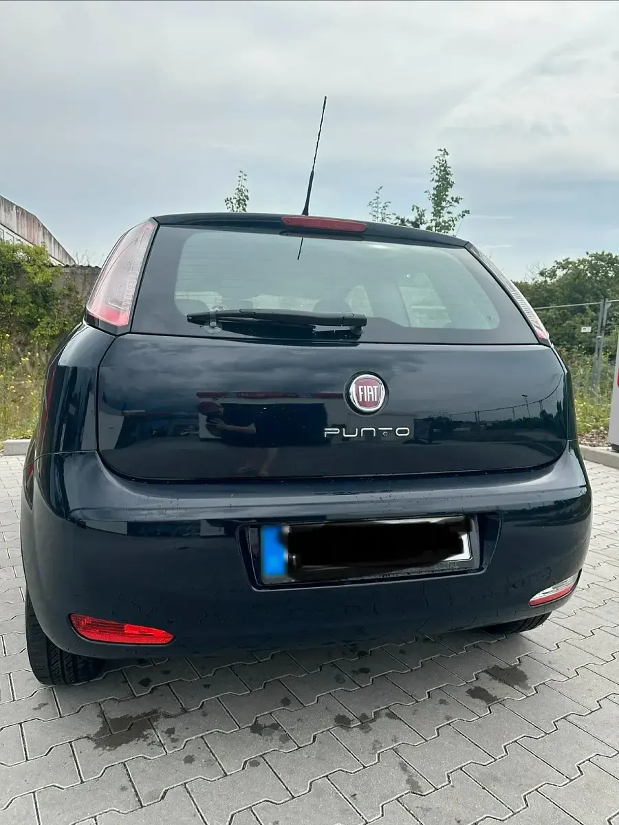 Gebraucht Fiat Punto 77 PS (56 kW) 2012 Blau Kleinwagen