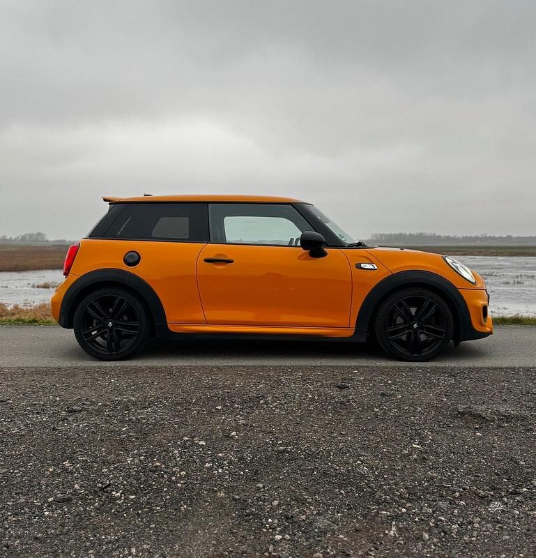 Second-hand Mini Cooper SD 231 CP (169 kW) 2016 Portocaliu Hatchback