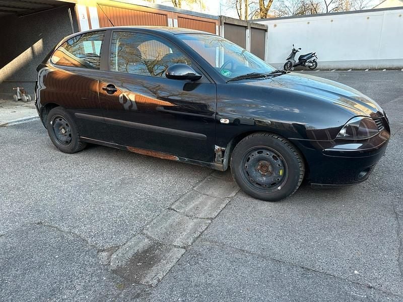 Gebraucht Seat Ibiza 74 PS (54 kW) 2004 Schwarz Kleinwagen