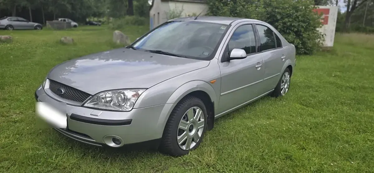 Gebraucht Ford Mondeo 101 PS (74 kW) 2003 Silber Limousine