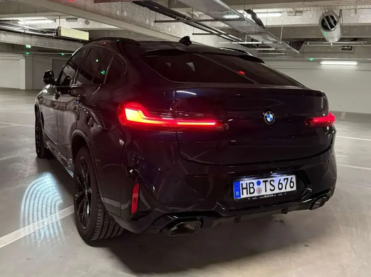Gebraucht BMW X4 190 PS (139 kW) 2023 Schwarz SUV