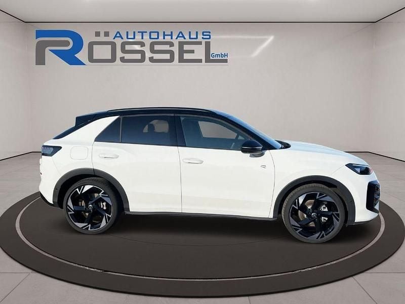 Gebraucht VW T-Roc R-line 150 PS (110 kW) 2026 Pure white dach schwarz SUV