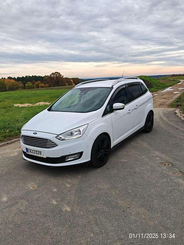 Weiß Gebraucht 2016 Ford Grand C-Max Titanium Van / Kleinbus | 9.100 € (Etwas zu teuer) - Bild 1/4