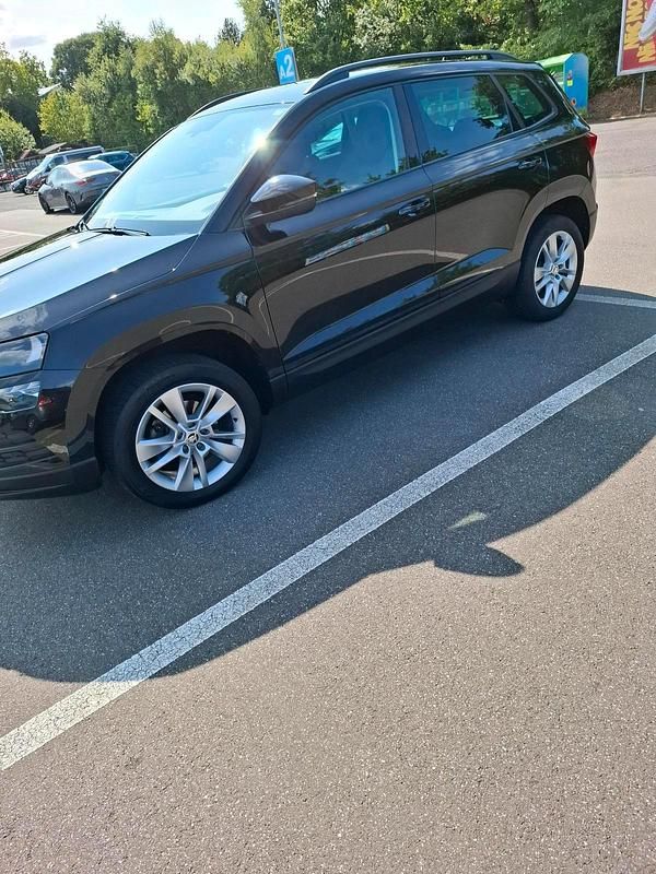 Gebraucht Skoda Karoq 150 PS (110 kW) 2021 Schwarz SUV