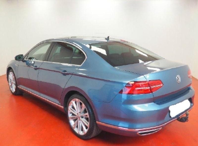 Gebraucht VW Passat Highline 239 PS (175 kW) 2017 Blau Limousine