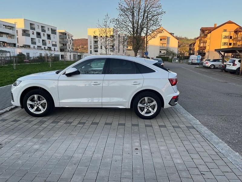 Weiß Gebraucht 2022 Audi Q5 Sportback Sport SUV | 36.900 € (Guter Preis) - Bild 1/4