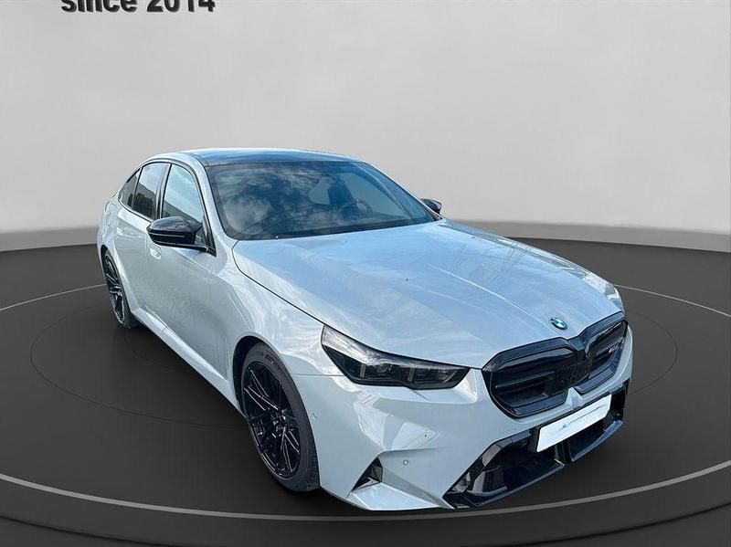 Grau Neu 2025 BMW M5 Performance Limousine | 134.490 € (Guter Preis) - Bild 1/4