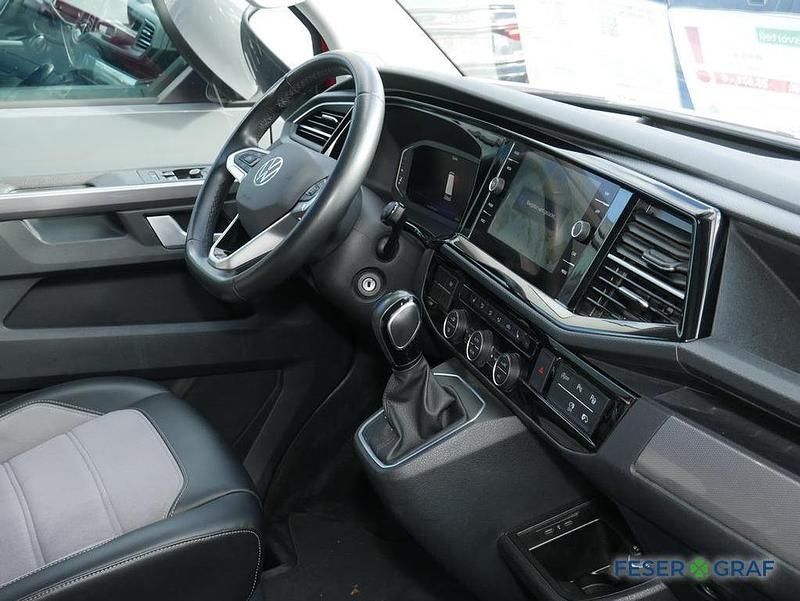Gebraucht VW Multivan Generation Six 204 PS (150 kW) 2021 Kirschrot Van