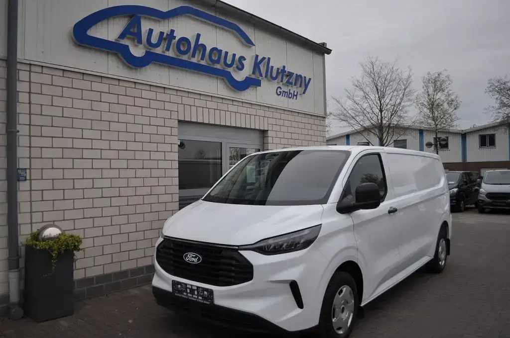 Gebraucht Ford Transit Custom 136 PS (100 kW) 2025 Weiß Limousine
