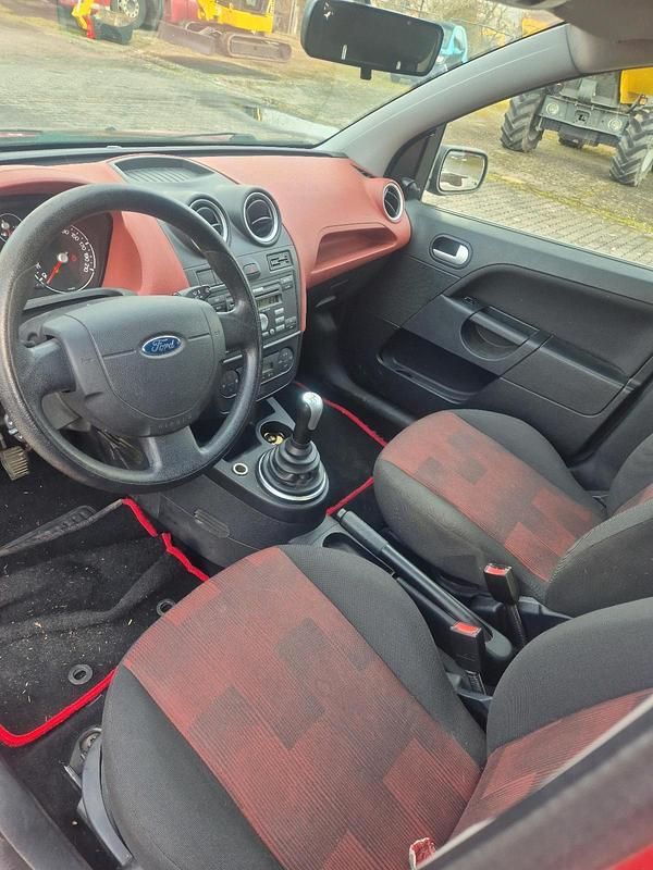 Gebraucht Ford Fiesta 80 PS (58 kW) 2006 Braun Kleinwagen