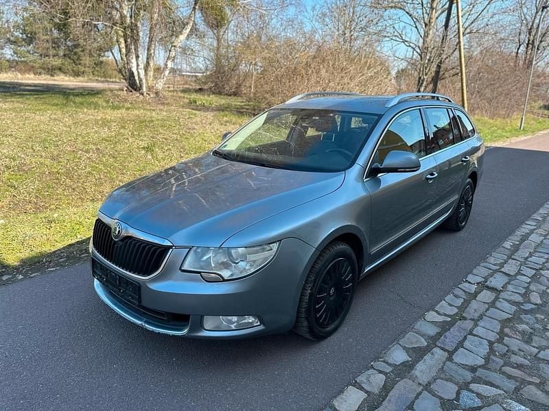 Gebraucht Skoda Superb 165 PS (121 kW) 2010 Silber Kombi