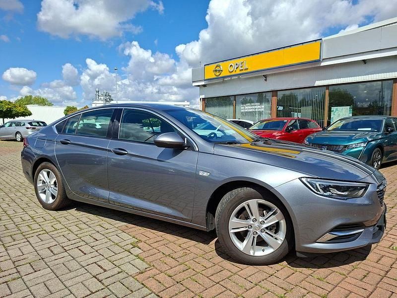 Licht grau m2 Gebraucht 2020 Opel Insignia Limousine | 13.690 € (Guter Preis) - Bild 1/4