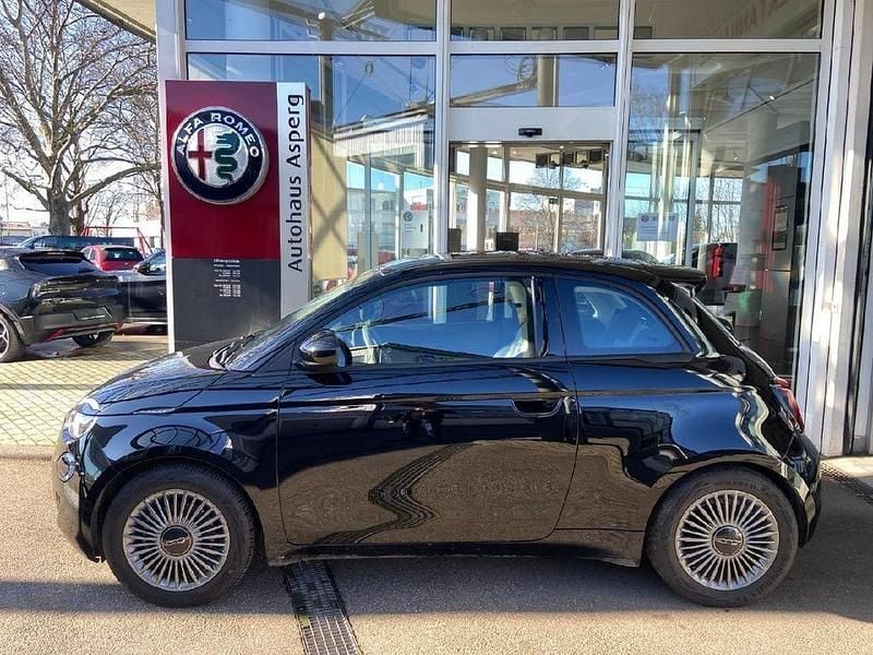 Gebraucht Fiat 500e Icon 86 kW (118 PS) 2022 Colore esterno (onyx schwarz) Limousine