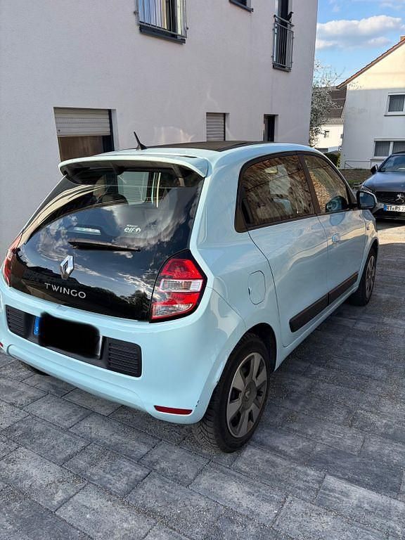 Second-hand Renault Twingo Expression 71 CP (52 kW) 2014 Albastru Hatchback