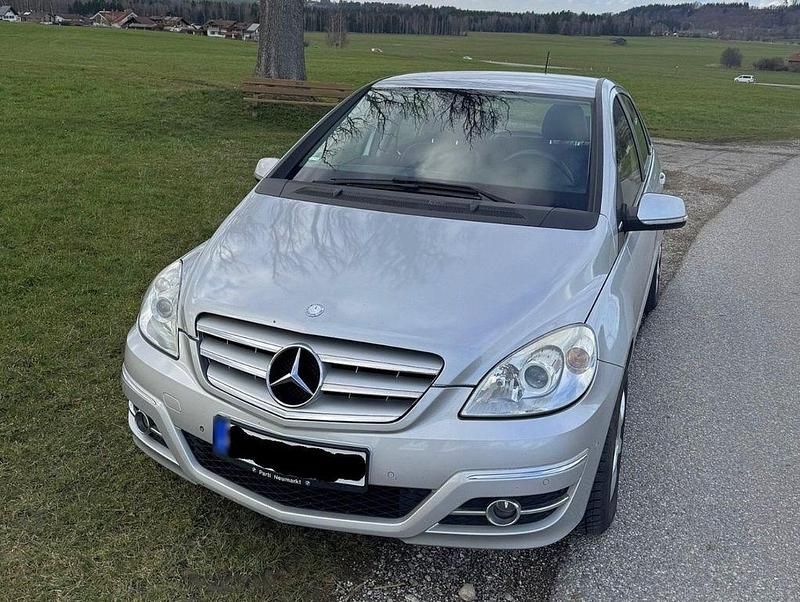 Gebraucht Mercedes B170 116 PS (85 kW) 2009 Silber Van / Kleinbus