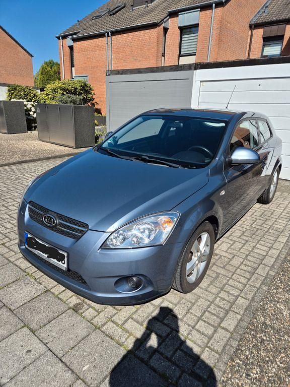 Gebraucht Kia Ceed EX 126 PS (92 kW) 2009 Blau Kleinwagen