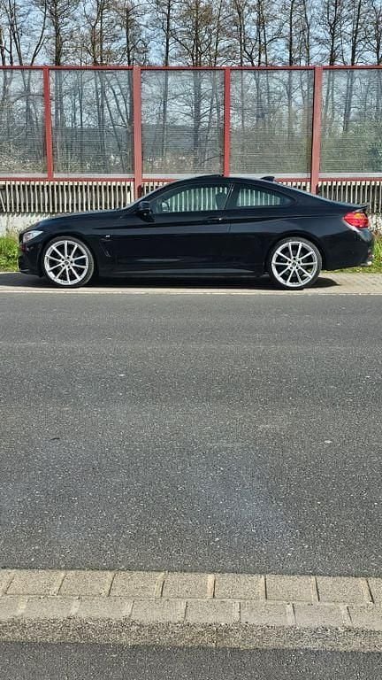 Schwarz Gebraucht 2015 BMW 430 Sport Line Coupé | 16.500 € (Fairer Preis) - Bild 1/4
