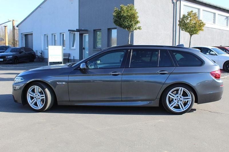 Gebraucht BMW M550 Performance 381 PS (280 kW) 2016 Mineralgrau metallic Limousine