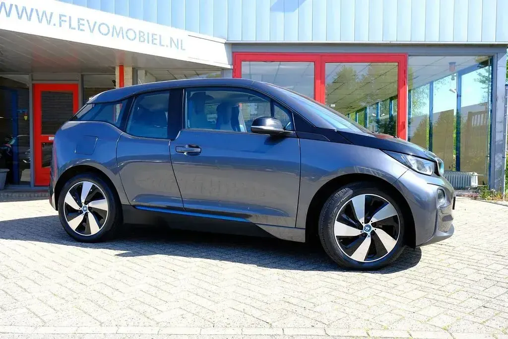 Second-hand BMW i3 Basis 125 kW (170 CP) 2016 Gri Hatchback