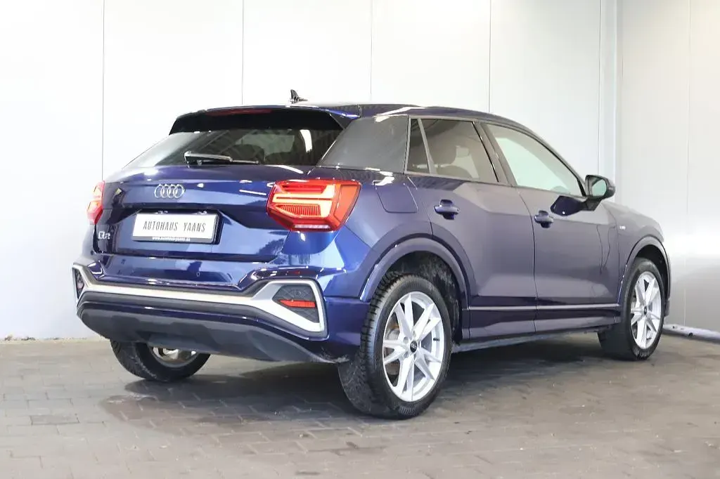 Gebraucht Audi Q2 S-Line 150 PS (110 kW) 2024 Blau SUV