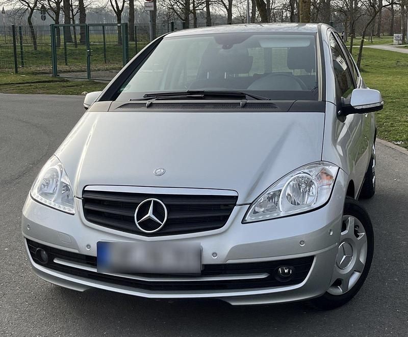 Gebraucht Mercedes A160 95 PS (69 kW) 2010 Silber Kleinwagen