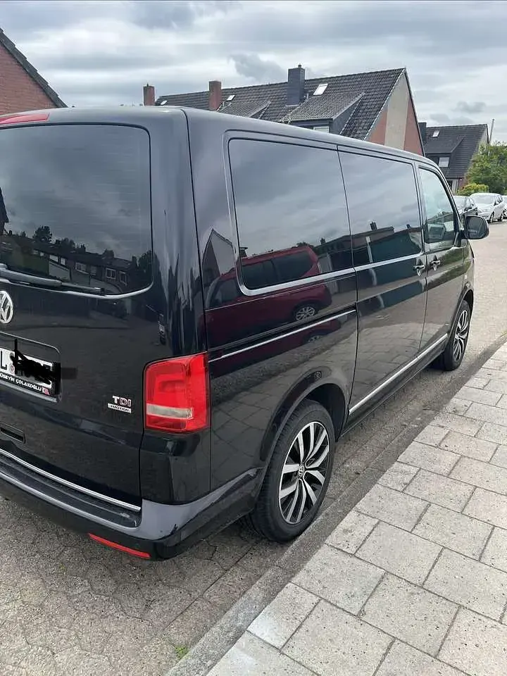 Gebraucht VW Multivan Highline 180 PS (132 kW) 2015 Schwarz Van / Kleinbus