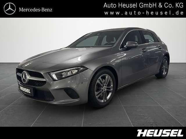 Metalliclack mountaingrau Gebraucht 2018 Mercedes 200 Business Coupé | 22.900 € (Superpreis) - Bild 1/4