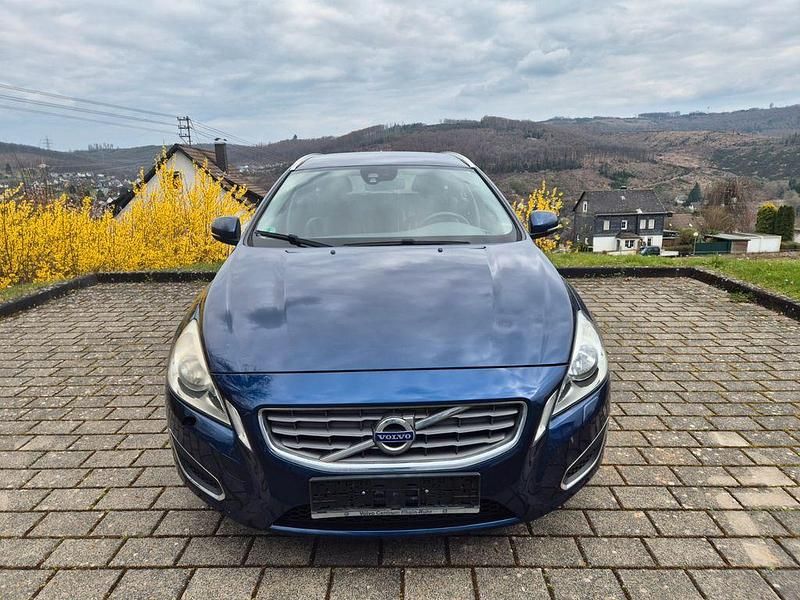 Gebraucht Volvo V60 Ocean Race 114 PS (83 kW) 2012 Blau Kombi