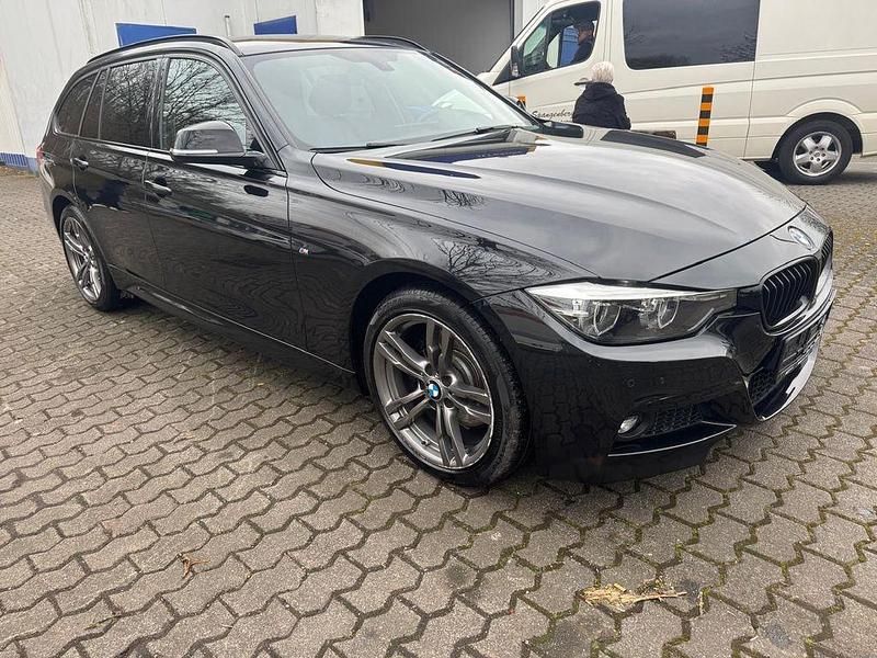 Gebraucht BMW 330 Shadowline 252 PS (185 kW) 2019 Schwarz Kombi