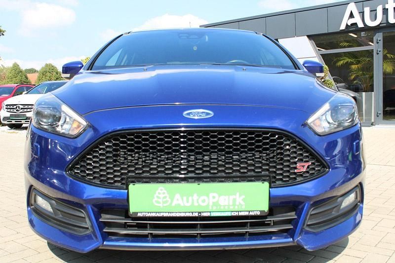 Gebraucht Ford Focus ST 250 PS (183 kW) 2017 Blau Limousine