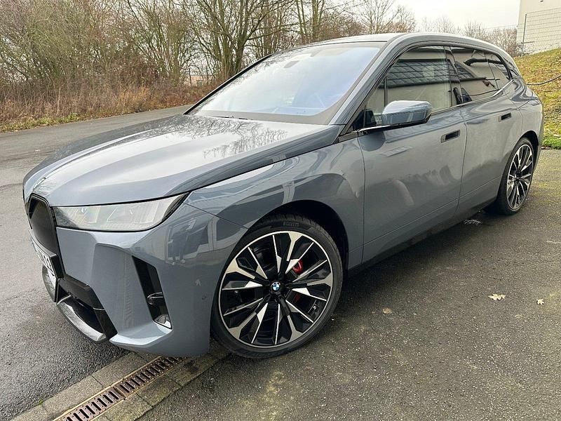 Gebraucht BMW iX 400 kW (544 PS) 2025 Grau SUV