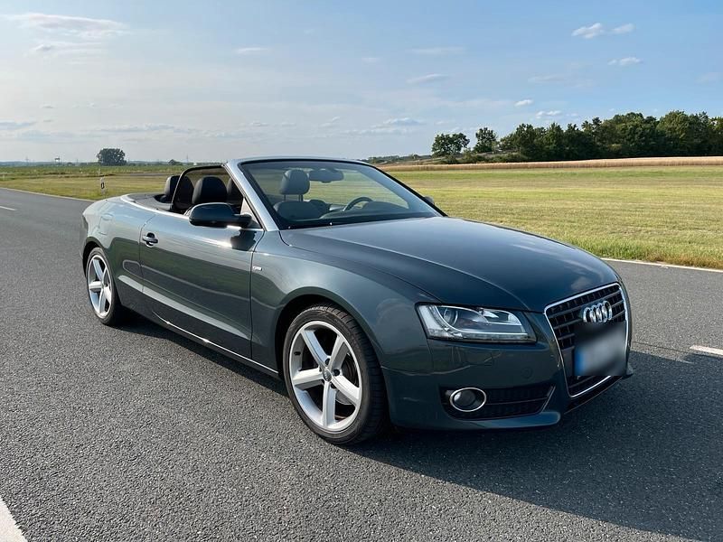 Grau Gebraucht 2009 Audi A5 Cabriolet S-Line Cabrio | 16.900 € - Bild 1/4