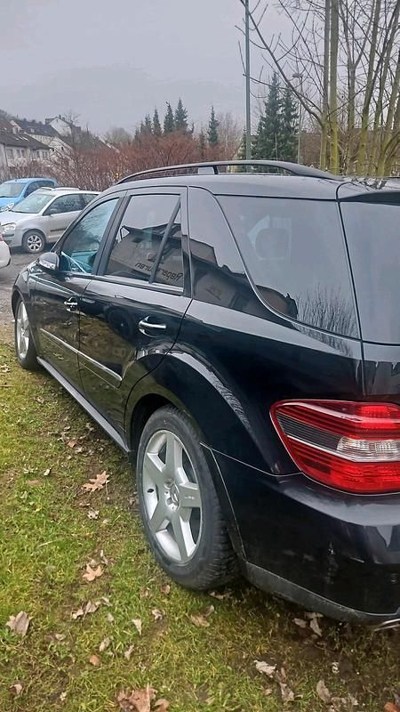 Gebraucht Mercedes ML420 309 PS (227 kW) 2008 Schwarz SUV