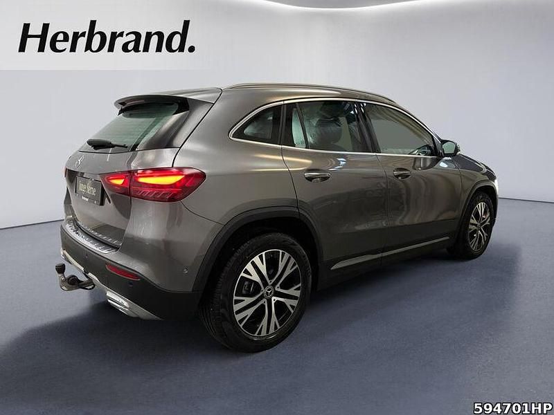 Gebraucht Mercedes GLA200 Progressive 150 PS (110 kW) 2025 Metalliclack mountaingrau SUV