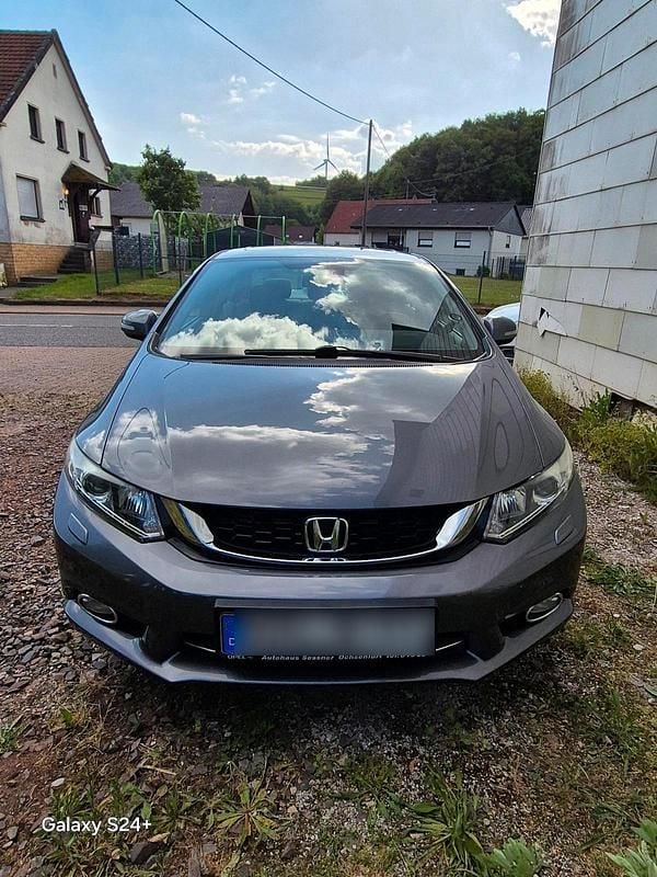 Grau Gebraucht 2014 Honda Civic Limousine | 11.000 € (Guter Preis) - Bild 1/4