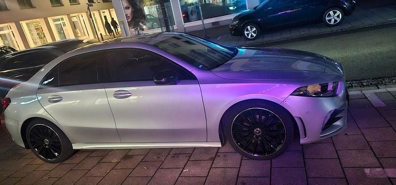 Gebraucht Mercedes A200 AMG line 163 PS (119 kW) 2020 Silber Limousine