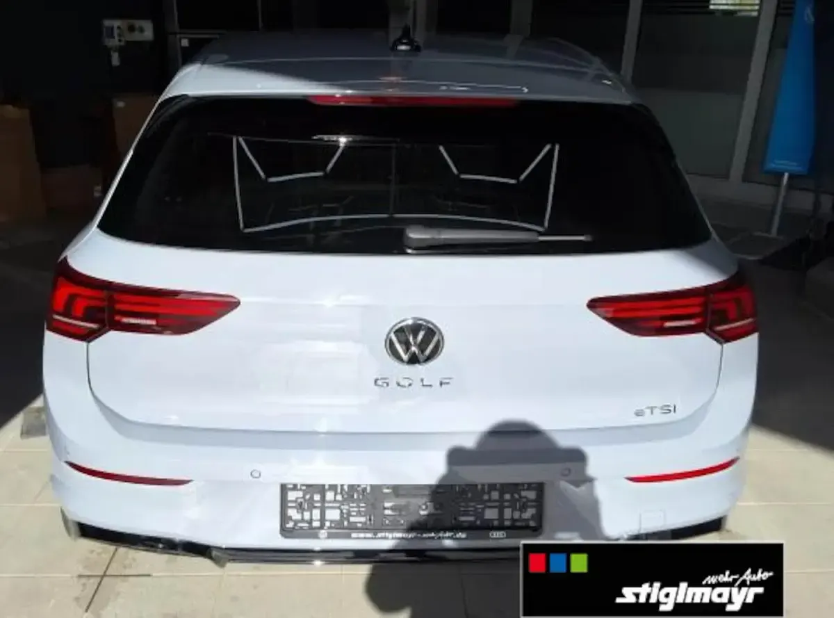Gebraucht VW Golf VIII R-line 150 PS (110 kW) 2025 Mondsteingrau Limousine