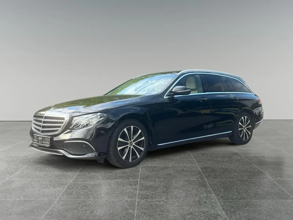 Gebraucht Mercedes E200 160 PS (117 kW) 2019 Schwarz Kombi