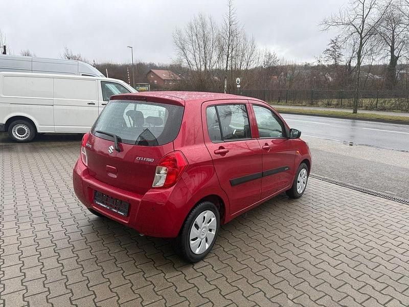 Gebraucht Suzuki Celerio Club 68 PS (50 kW) 2017 Rot Kleinwagen