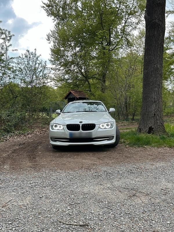 Gebraucht BMW 330 245 PS (180 kW) 2012 Weiß Coupé