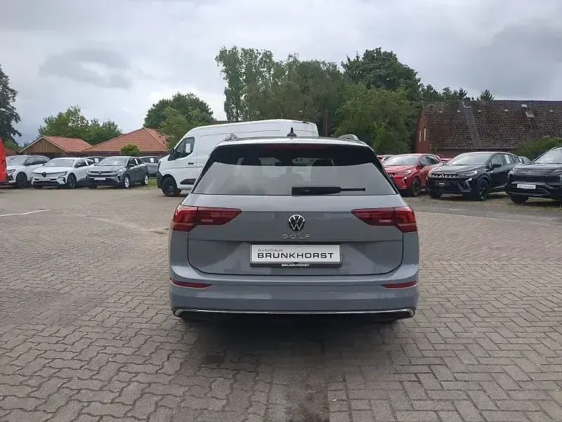 Gebraucht VW Golf VIII Goal 150 PS (110 kW) 2025 Grau (mondsteingrau) Kombi