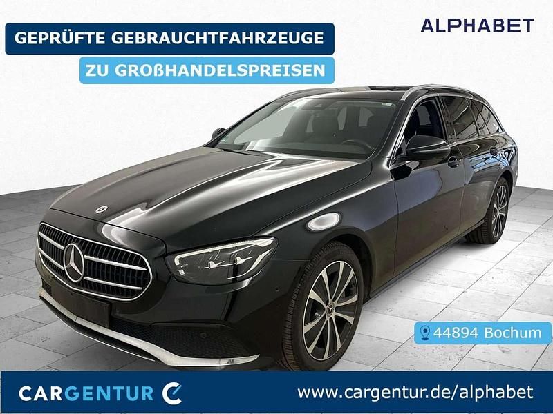 Schwarz Gebraucht 2022 Mercedes E300 Avantgarde Kombi | 23.607 € (Guter Preis) - Bild 1/2