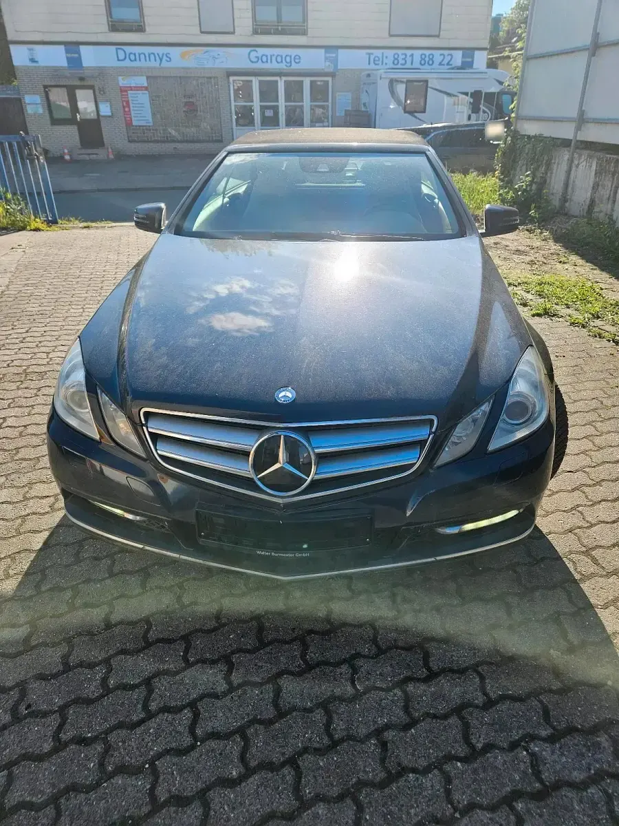 Second-hand Mercedes E250 2011 Albastru Cabrio