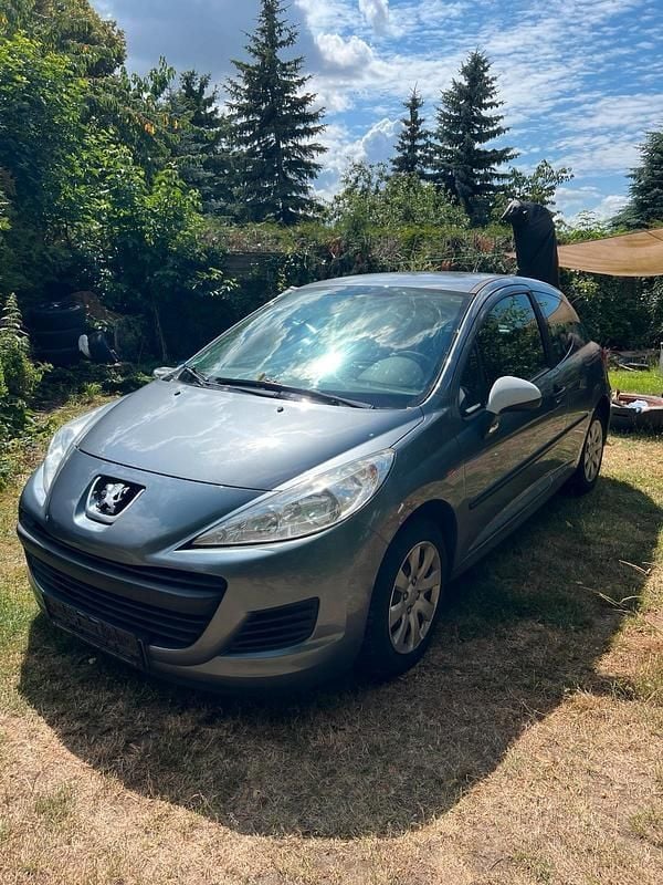 Blau Gebraucht 2011 Peugeot 207 Coupé | 2.400 € (Superpreis) - Bild 1/4