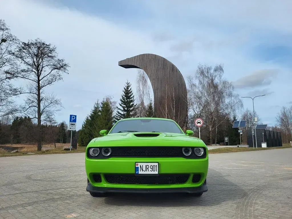 Używany Dodge Challenger 305 KM (224 kW) 2017 Zielony Coupe