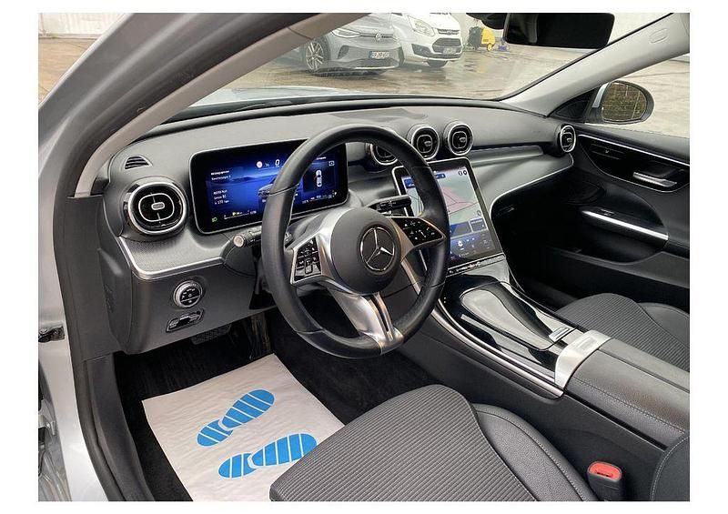 Gebraucht Mercedes C200 204 PS (150 kW) 2022 Hightechsilber metallic Limousine
